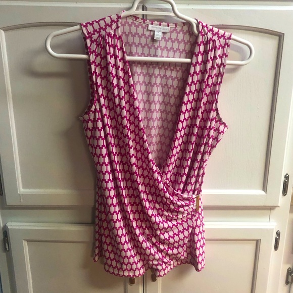 Medium pink and white tank top, bundle 3 $10 items for $20 - Picture 1 of 4